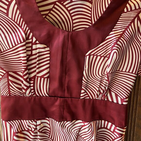 VTG Julia Margaret Women's Red & White Empire Geometric Satin Tunic Blouse Sz M - Picture 7 of 7